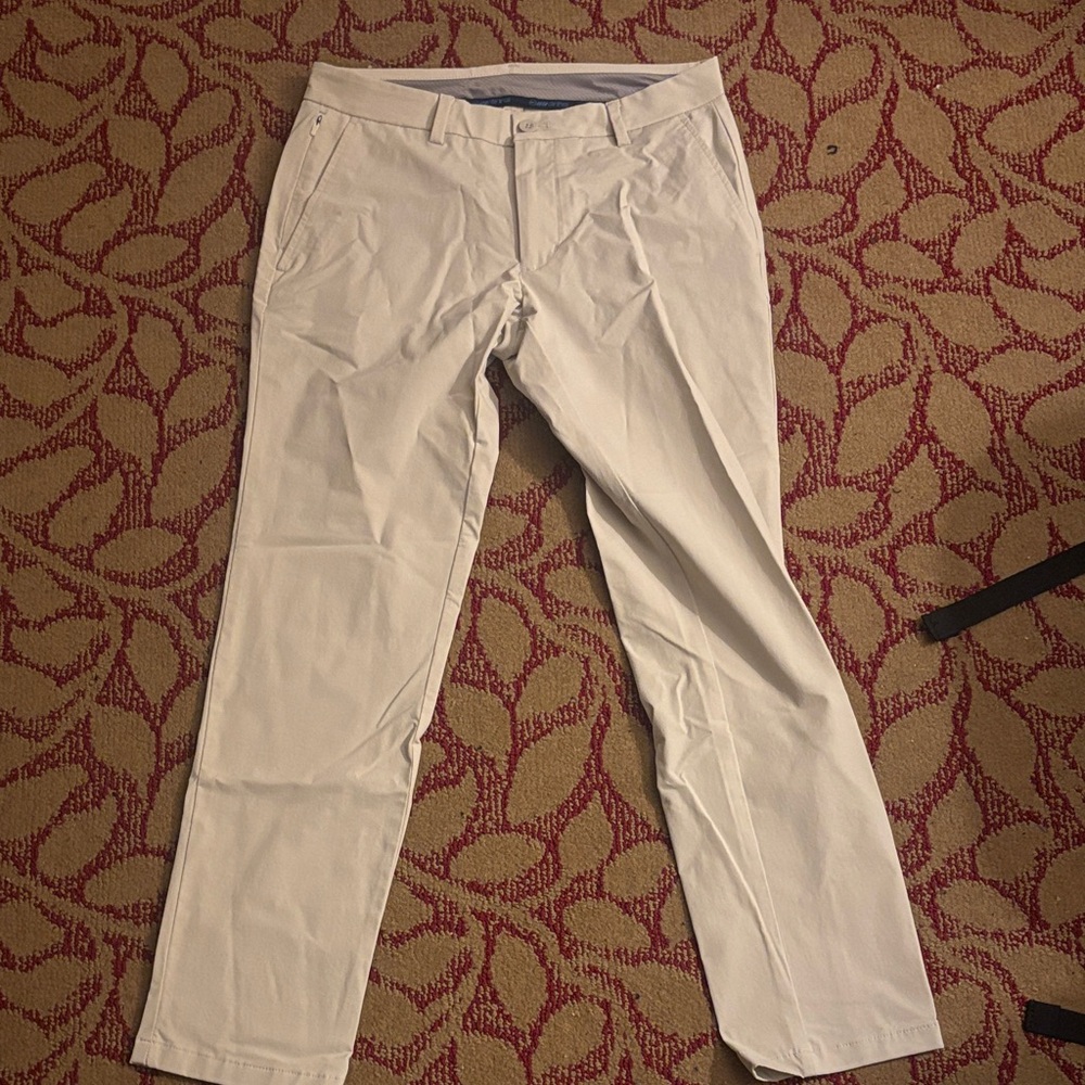 Vineyard Vines Men's on the go performance pants